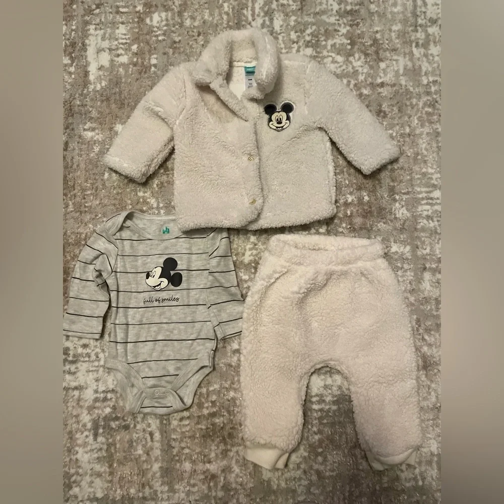 Disney Baby Cozy 3 piece Mickey Mouse Gray and Cream Matching Set size 6/9M